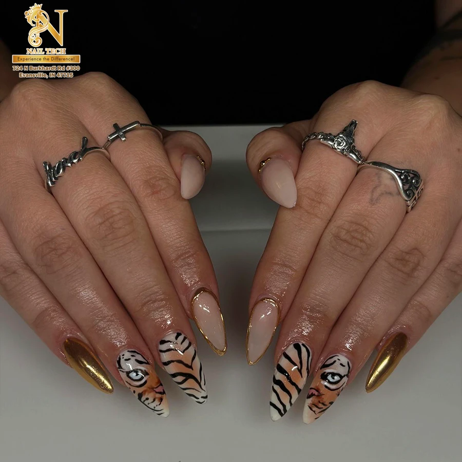 Nail Tech